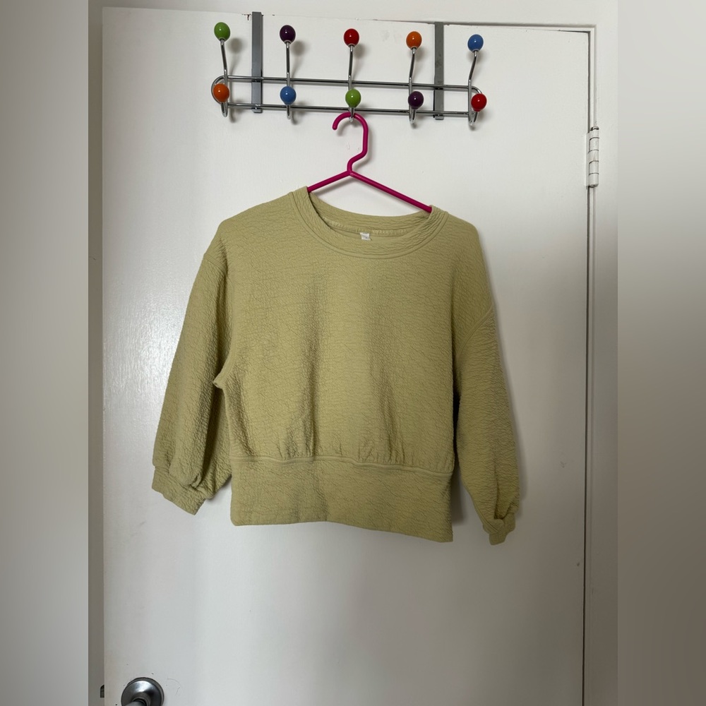 Lululemon 3/4 Sleeve Pullover Crewneck Stretch Top